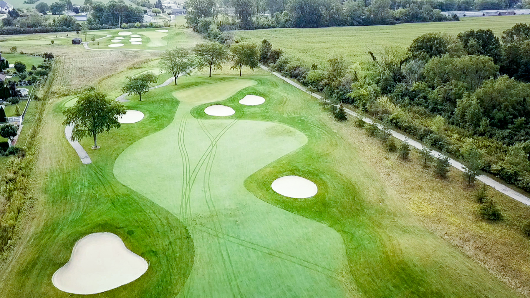 Hole 12 with 5 sandpits
