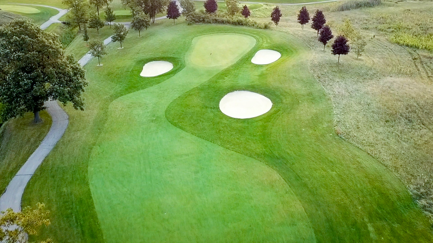 Hole 5 with 3 sandpits