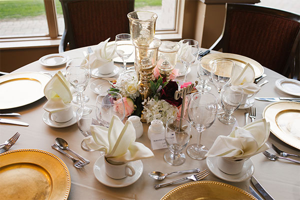 set event dining table
